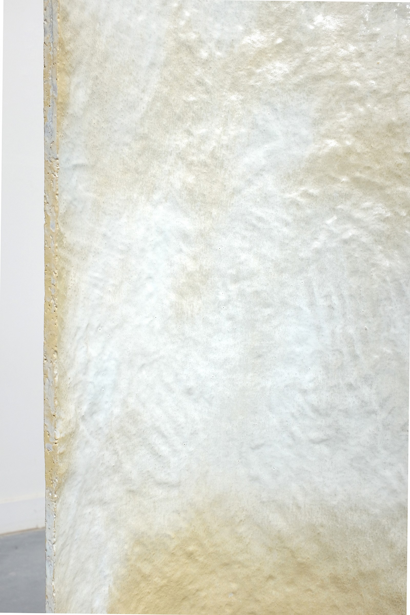 Image - Detail of ceramic screen; pearl glaze, size: 130 × 65 × 1,3 cm