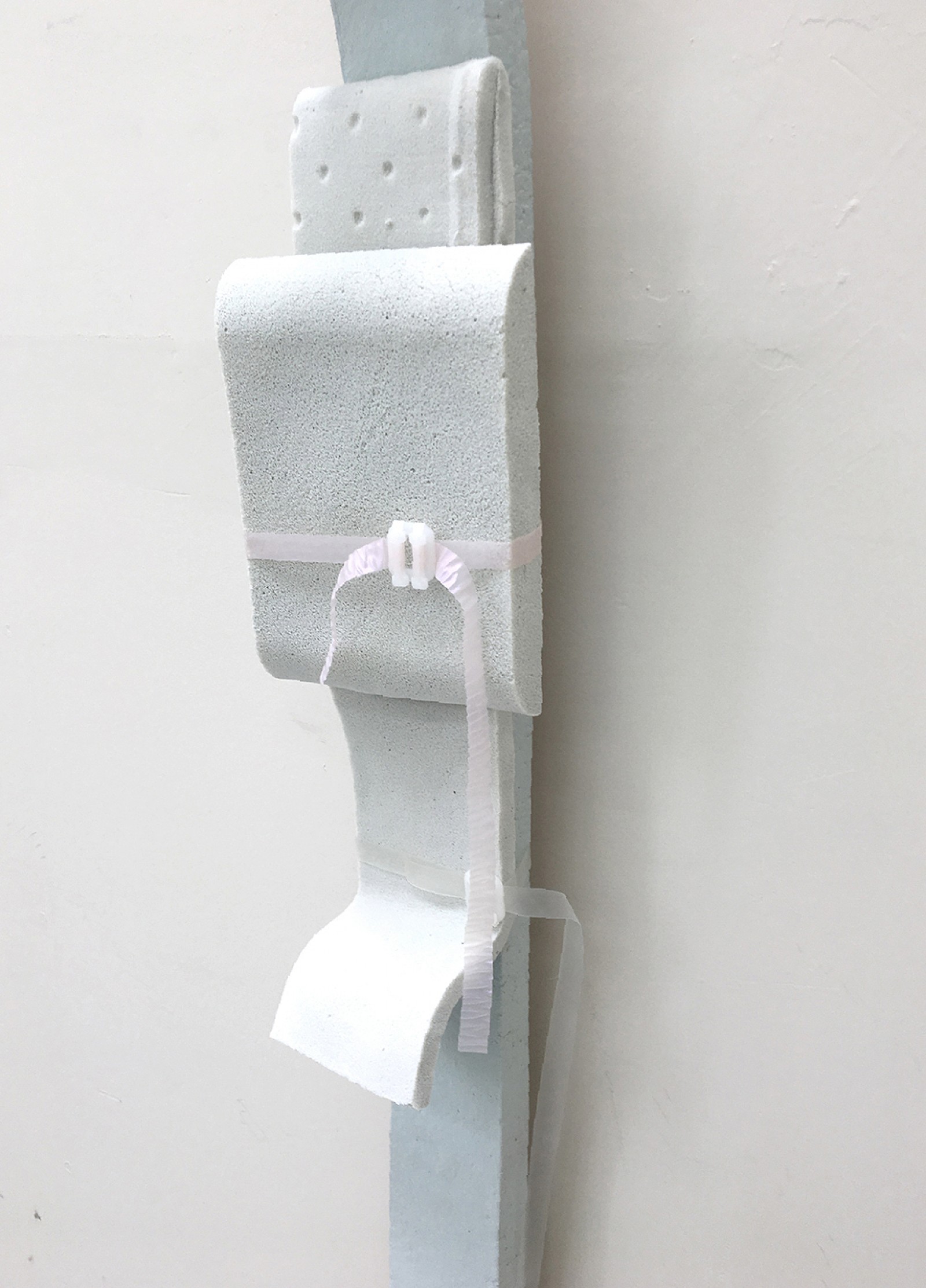 Image - Detail of sculpture Hardware / Software, Ceramics (Stoneware & porcelain), Size: 160 x 3 x 9 cm